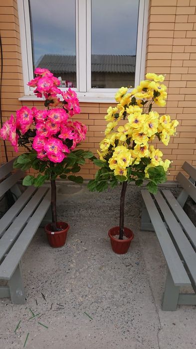 Продается искуственные деревья.