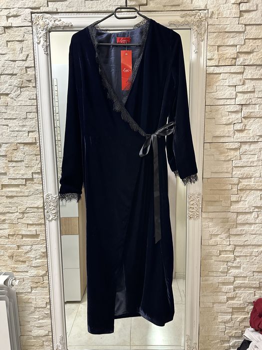 Нова дизайнерска кадифена рокля