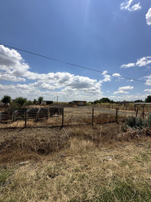 Продава се парцел