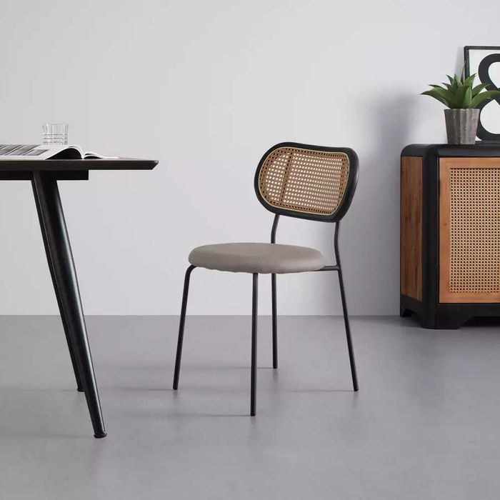 РАЗЧИСТВАМЕ СКЛАДА   столове единични бройки по 39.90 евро