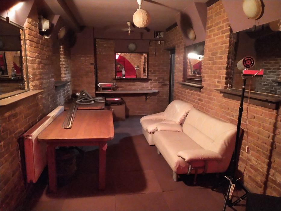 Ofer închiriere spațiu club ,bar