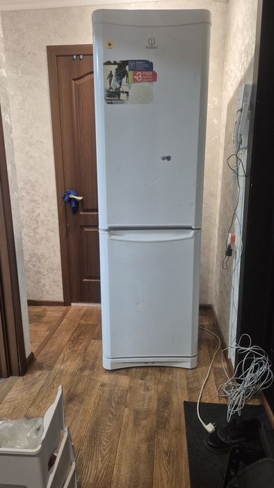 Продам холодильник