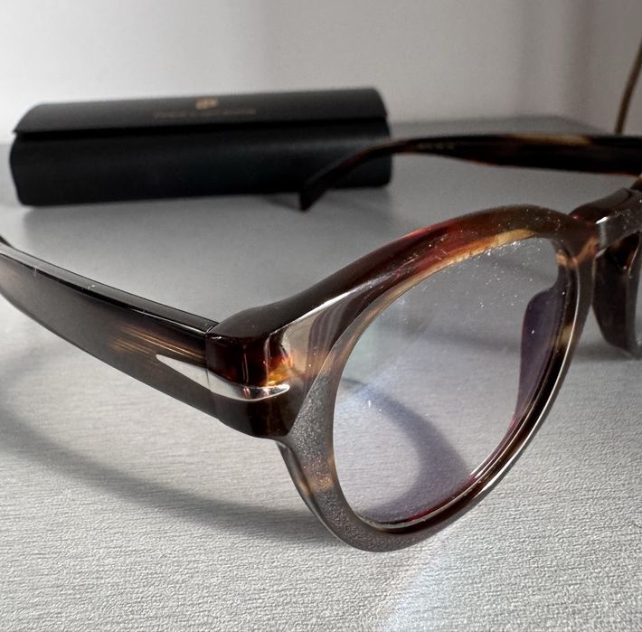 Очила David Beckham с blue light филтър.