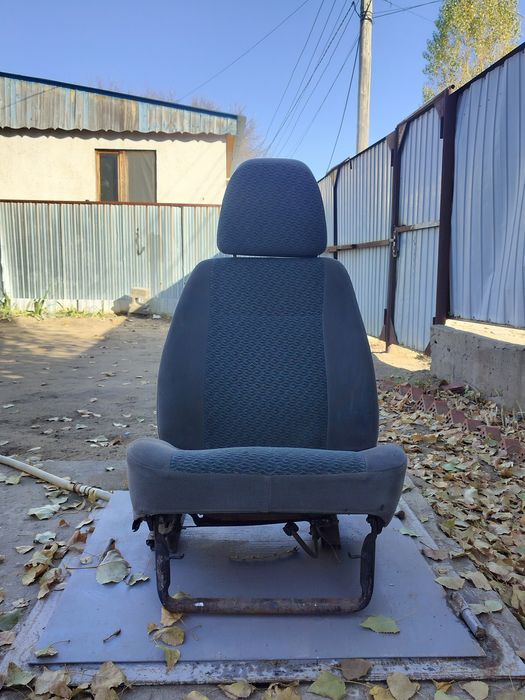 продам сиденье авто