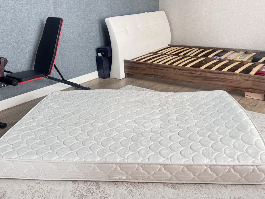 Кровать двуспальная