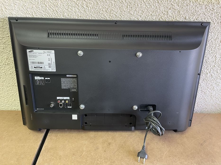 Телевизор Samsung LED 32“ - HG32EC470GW