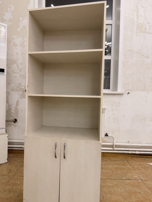 Продам троны, шкаф и стол