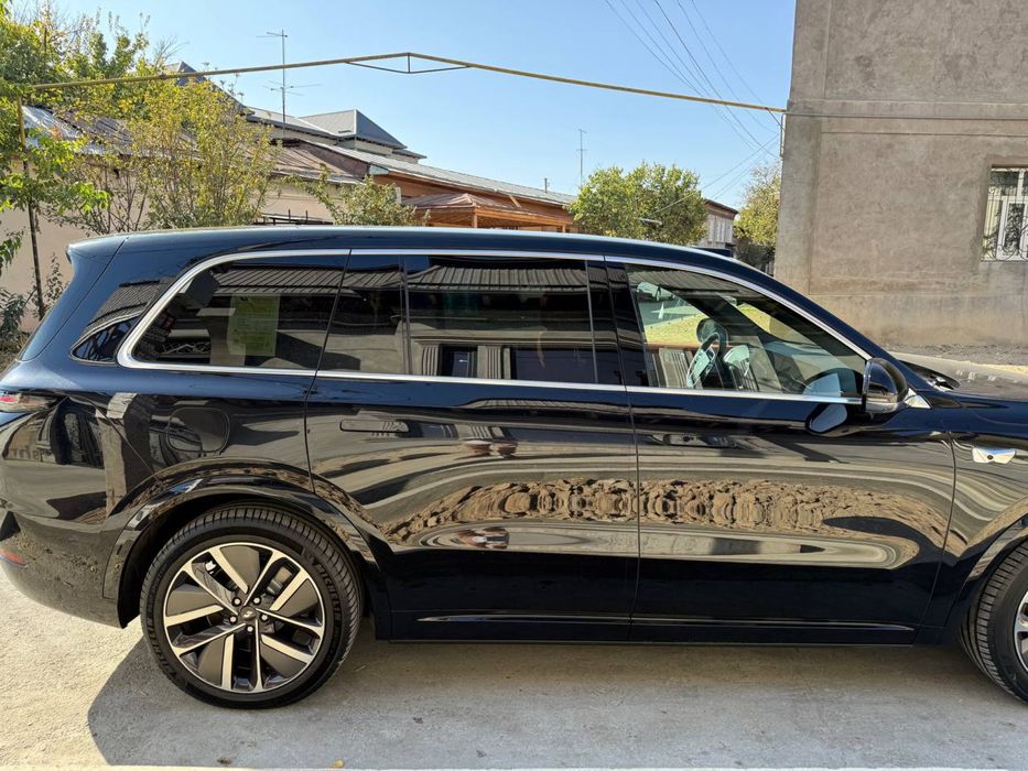 Li 9 Max full sotiladi