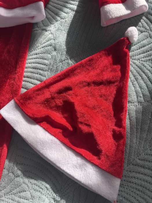 Продаю новогодний костюм санты