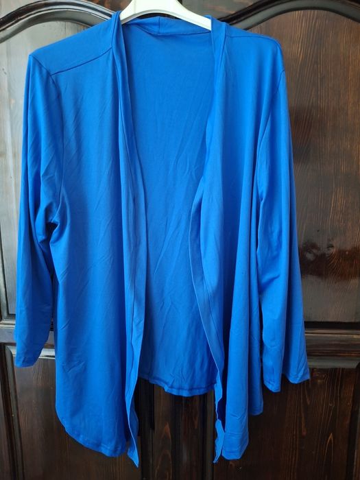 Синя от тънко трико жилетка