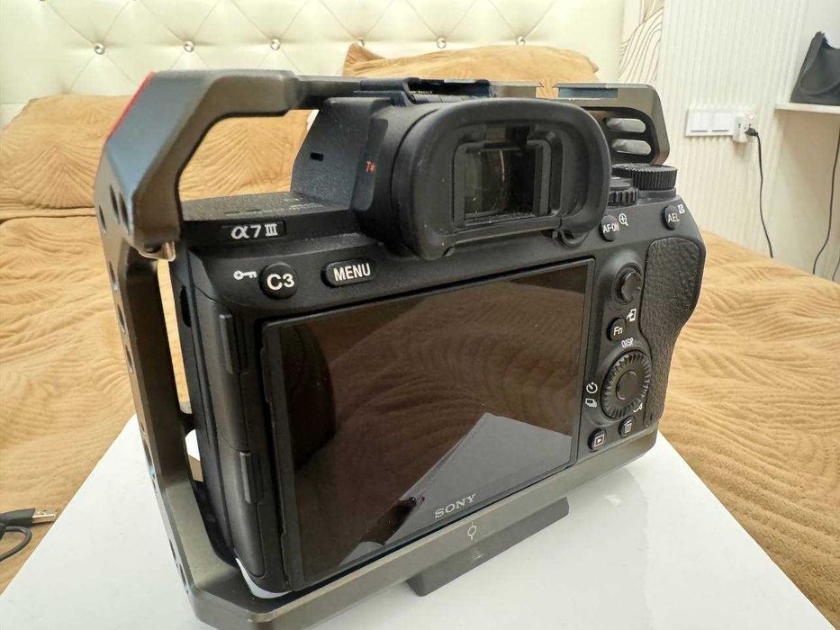 Камера Sony a7iii меню на русском в отличном состоянии + клетка