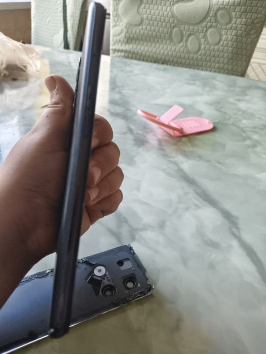 Oppo reno6pro не зарижаиетса