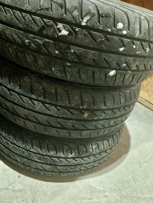 Продам резину три колеса