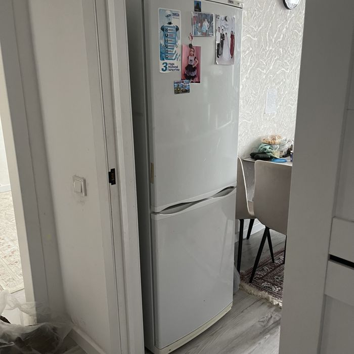 Продам холодильник срочно 65000т