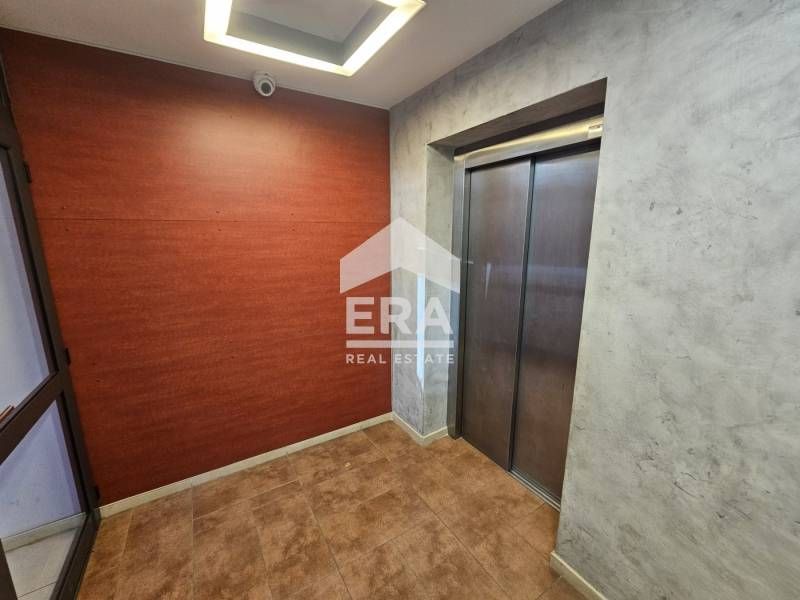 Дава се под наем Двустаен апартамент в София, Младост 4 - 78 кв.м за 598.23 € - Снимка #1