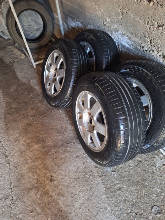 Шина балон сатылады.