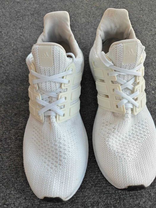 Кроссовки adidas