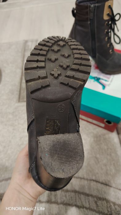 Ghete până la gleznă,cu șireturi mărimea 36-37