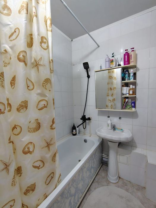 Продам 2хком новостройку район Береке.