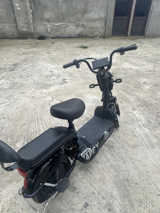 Se vinde scuter electric