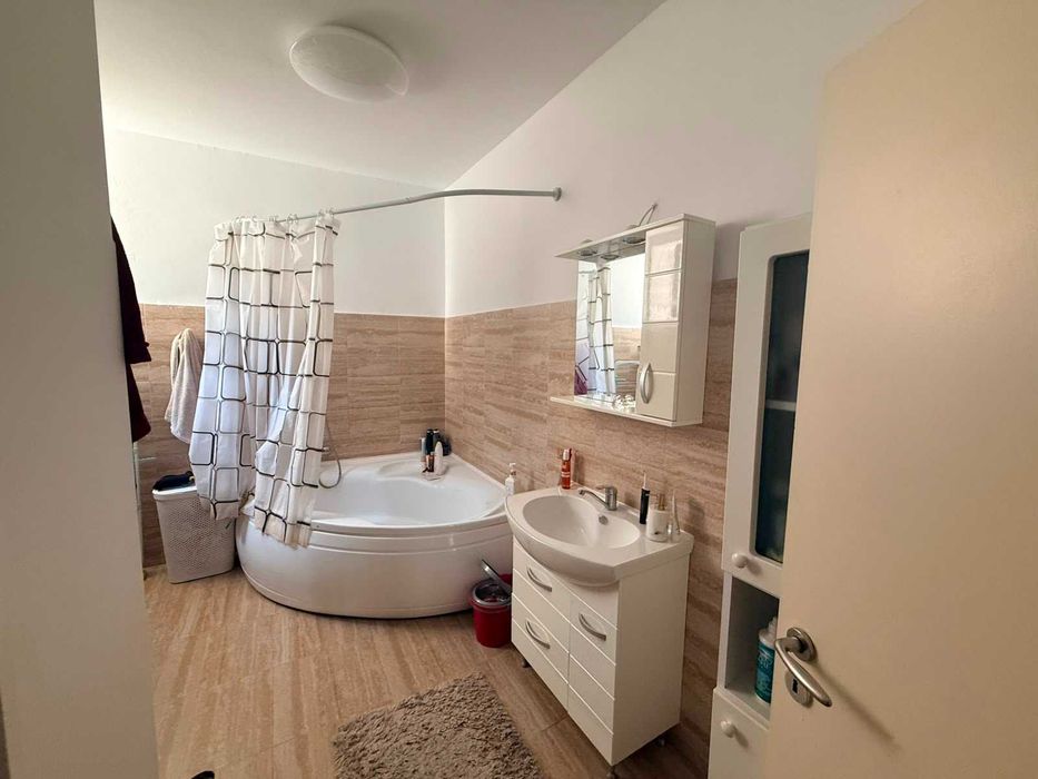 Proprietar inchiriez apartament 3 camere Traian 100mp