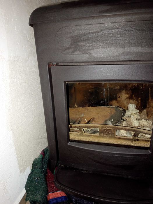 Продавам Камина на дърва,без водна риза.