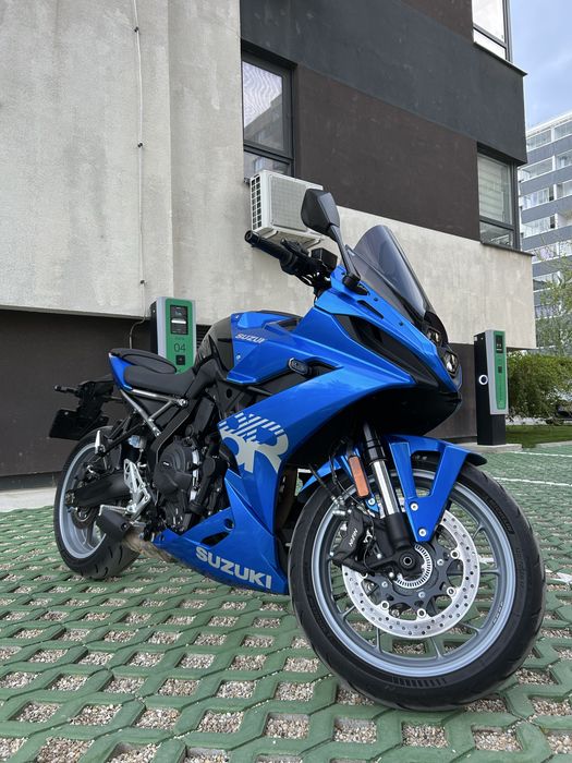 Suzuki GSX8R - Accesorii Puig, Michelin Power 6