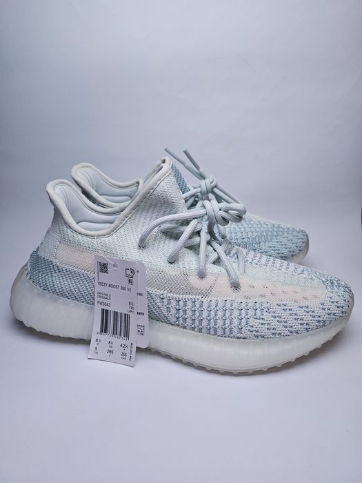 Yeezy Boost Cloud White mărimea 42.5
