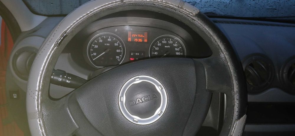 vand dacia 2010 unic proprietar