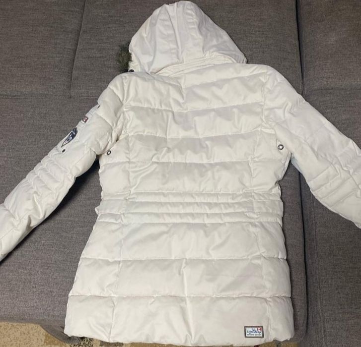 Продам женскую куртку