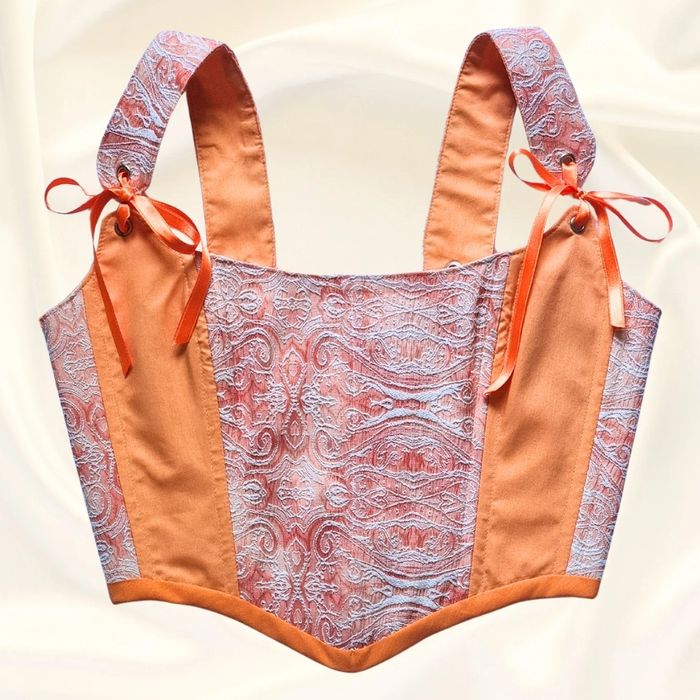 Ръчно изработен модерен корсет