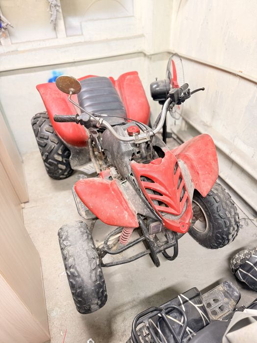 Квадрацикл красный