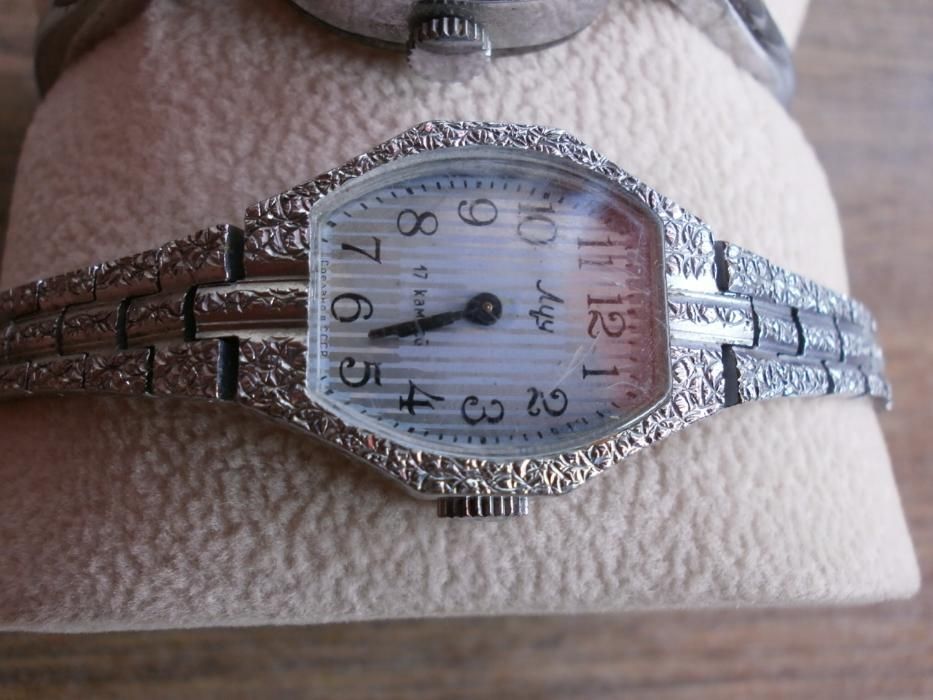 Luch Луч - Дамски Механичен Часовник Гривна - 2бр. от СССР