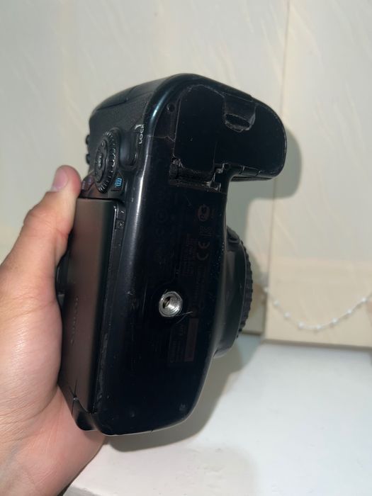 Canon eos 70d body sotiladi