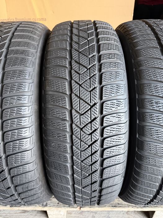 4 anvelope iarna 225/60/18 , Pirelli , DOT 2022 !