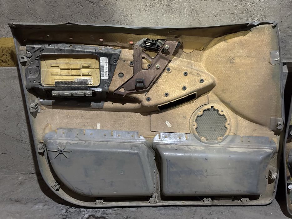 Продам обшивки на бмв х5(е53)