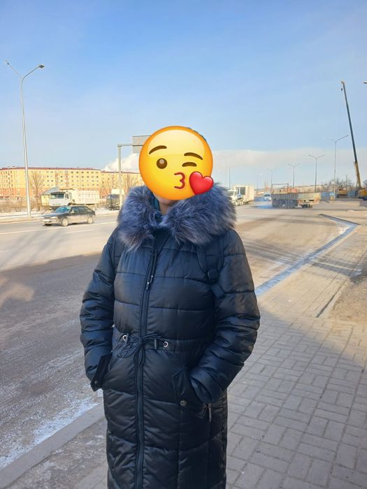 Продам зимний куртку, очень тёплая.  Размер 46