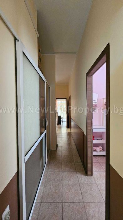 Търговско помещение в р-н „Стария възел“, Слънчев бряг