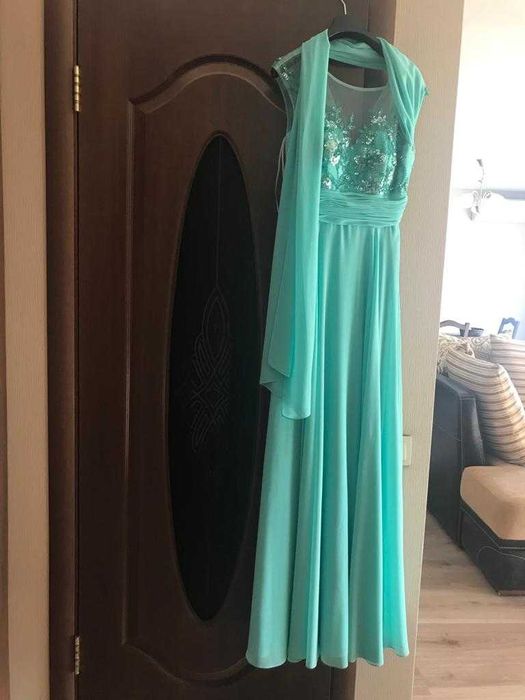 Платье на выпускной. Школа