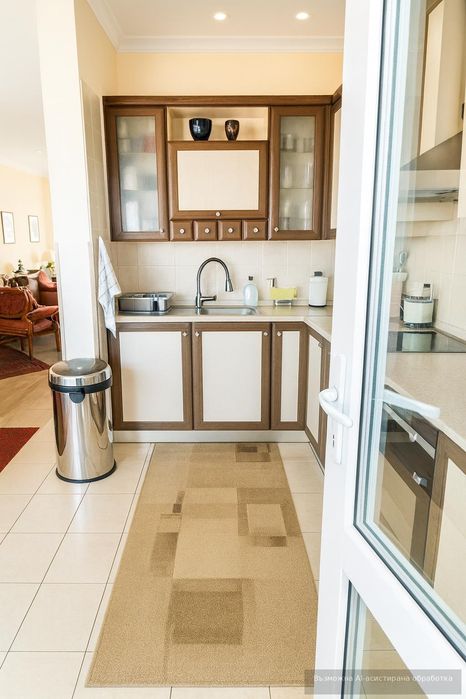 Дава се под наем Тристаен апартамент в Пловдив, Център - 104 кв.м за 648.21 € - Снимка #2