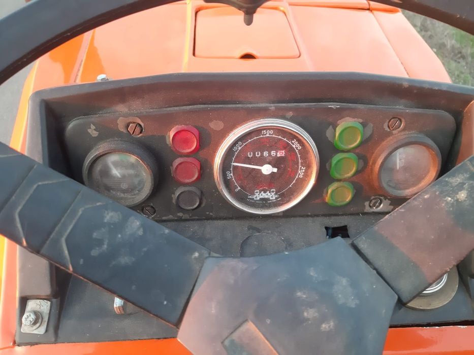 Vând Tractor Utb 445, în perfecta stare de funcționare. CITIȚI ANUNTUL