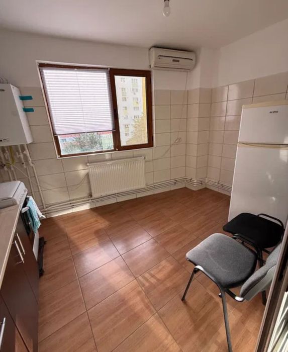 Inchiriez garsoniera Rahova