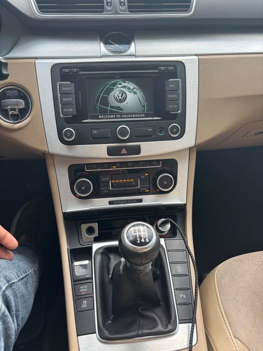 VOLKSWAGEN Passat 2011 — imagine 4