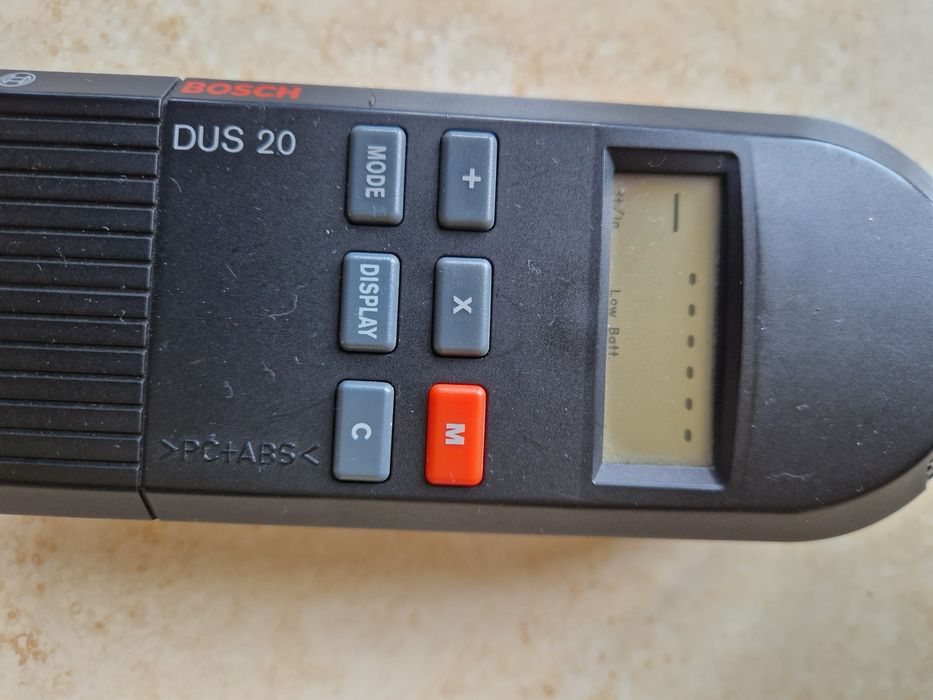 Leica Disto Memo , Bosch DUS 20 - telemetru