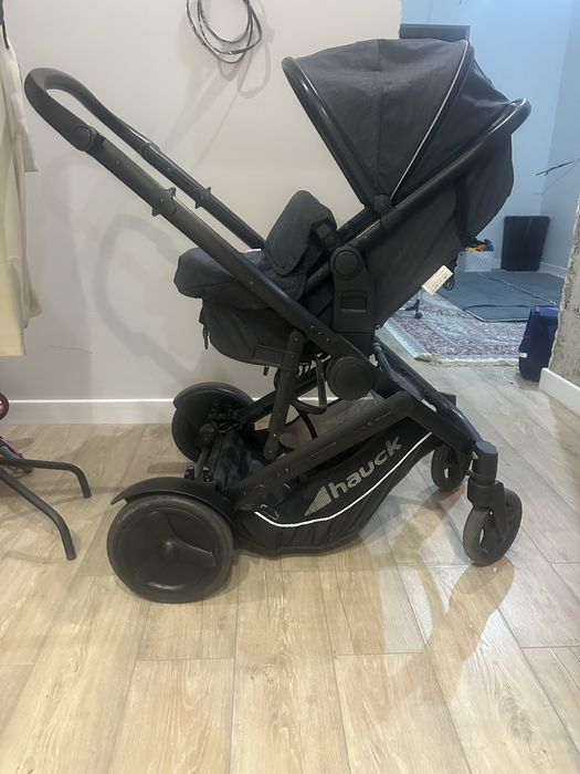 Коляска для погодок