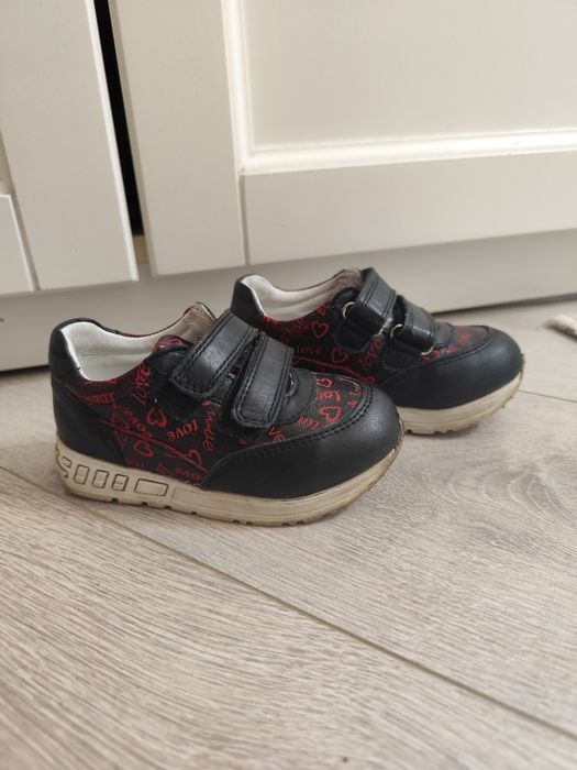 Детские кроссовки Panda.