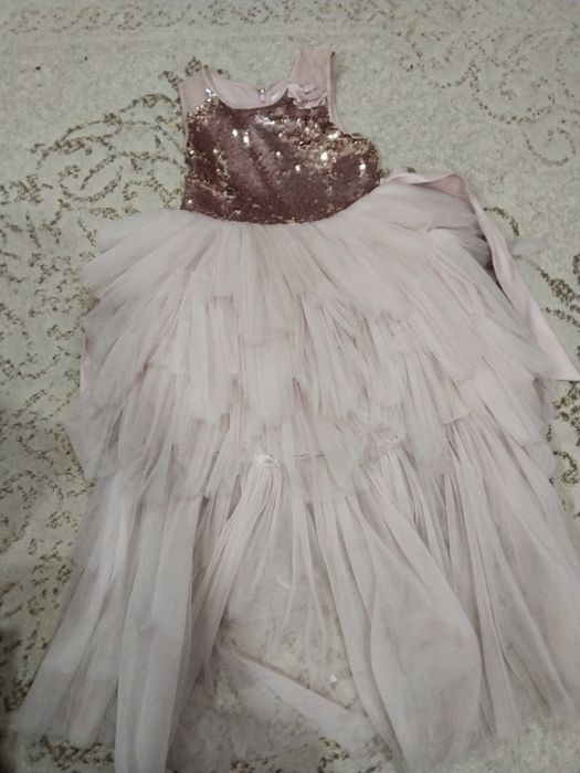 Платье на девочку 134 140
