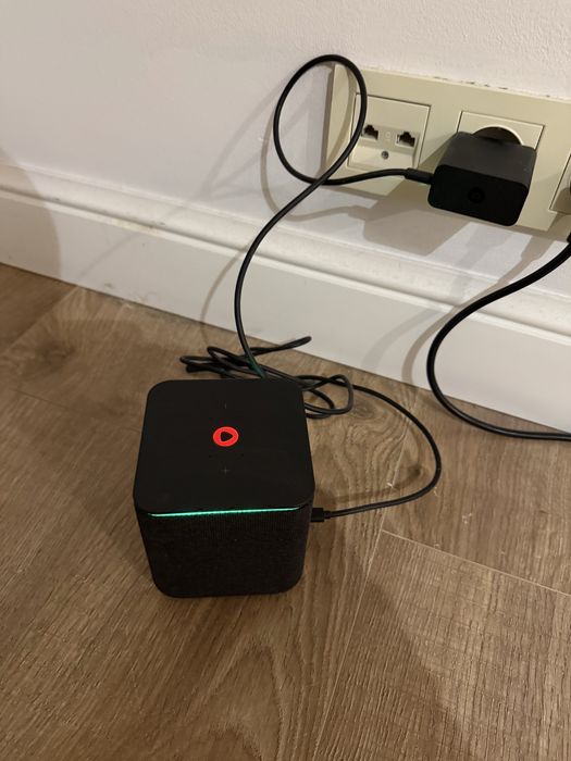 Продам Алису, яндекс станция