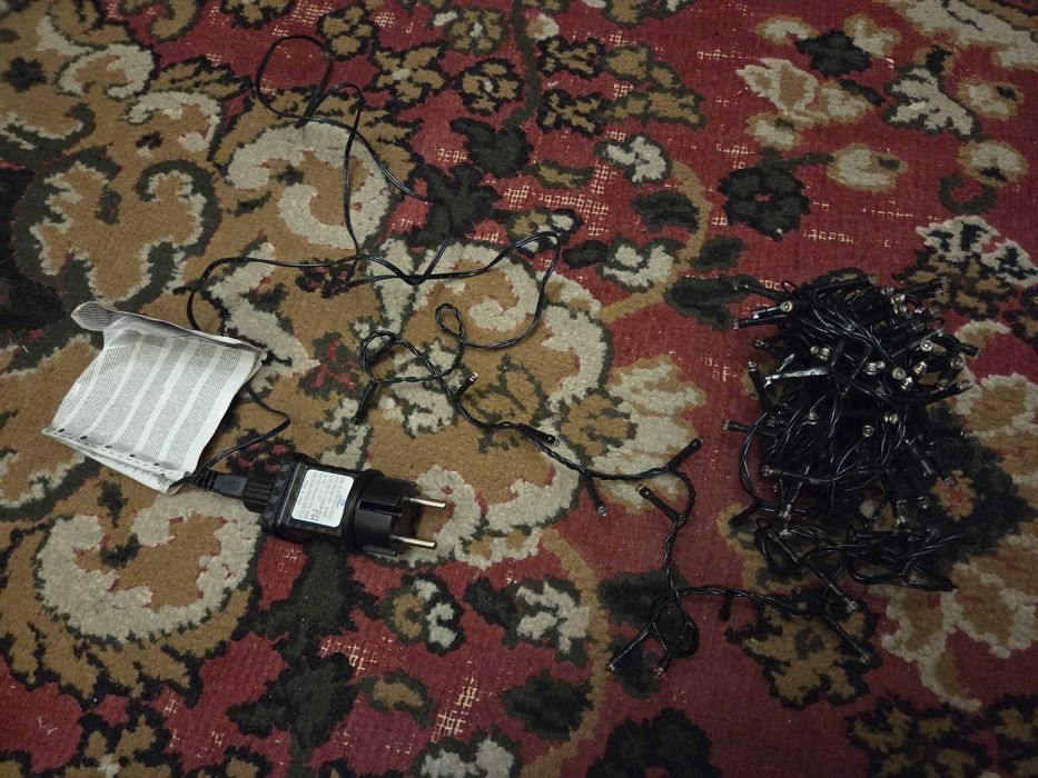 Instalație 120 leduri NOUĂ  pt. decorat la interior/ exterior