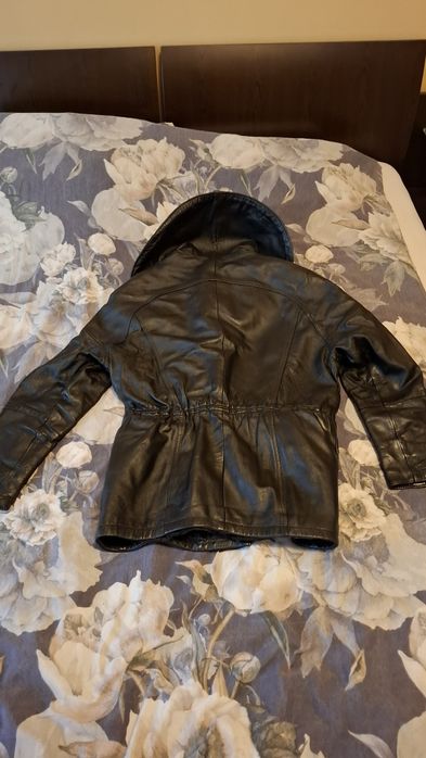 Шуба естествена кожа със сваляща се яка и подплата-мъжко. Дамско дълго